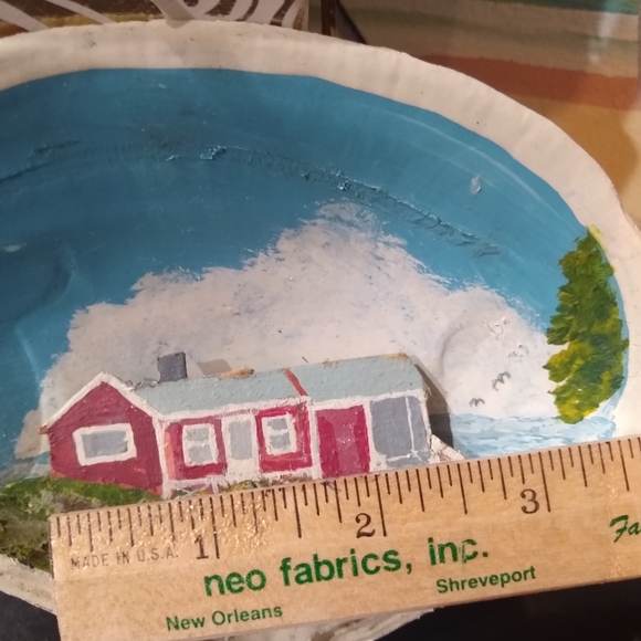 Hand painted, beach scene diorama, inside sea shell - Picture 9 of 9